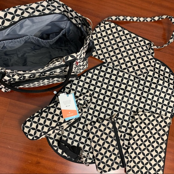 Soho Collections Tote/ Diaper Bag / Travel bag NWT - Picture 6 of 9